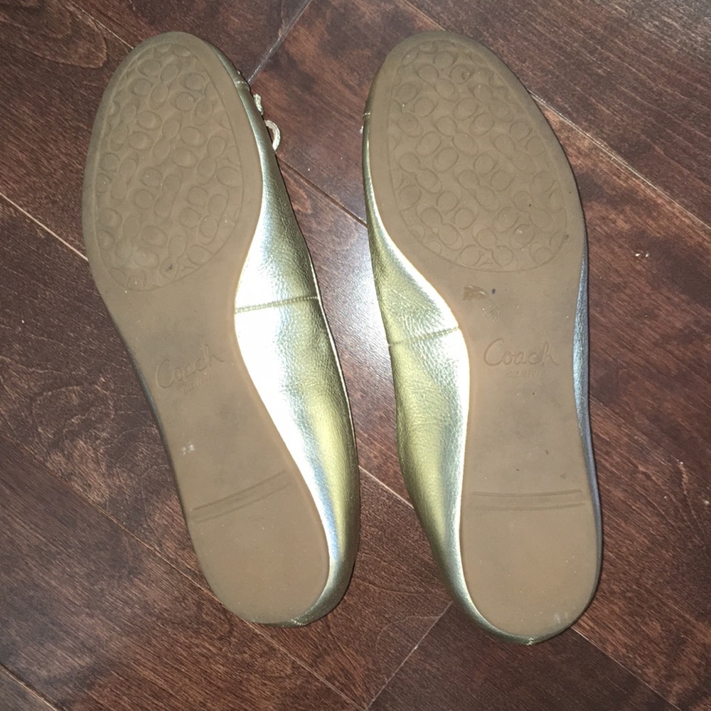 Coach - Picture 3 of 4